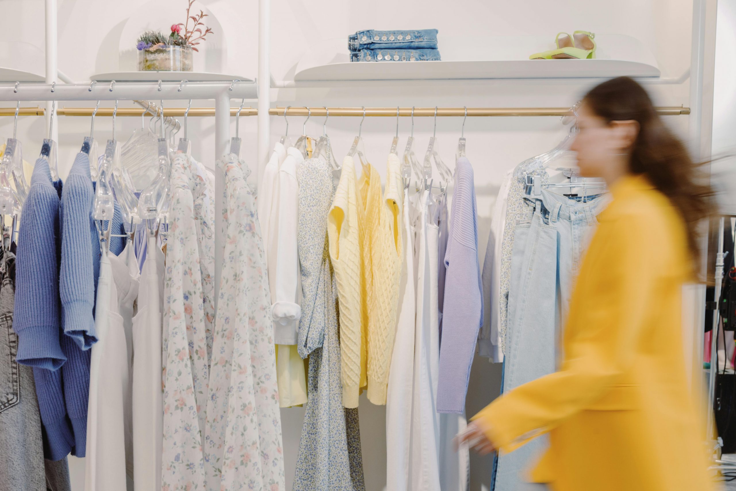 Butter Yellow: the shade that 
illuminates summer 2025