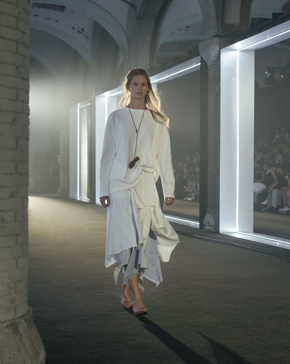 080-Barcelona-Fashion-Week-2025-runway-Santamarta_ÉTERMAG-NEWS11