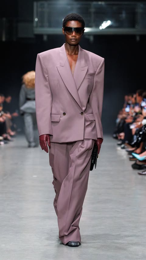 stella-mccartney-paris-fashion-week-ss26-collection_NEWS2