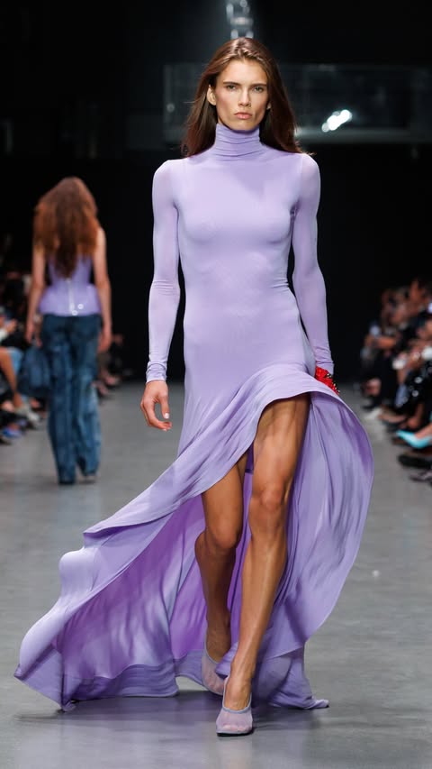 stella-mccartney-paris-fashion-week-ss26-collection_NEWS3